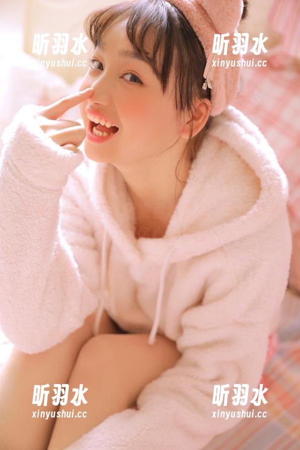头条女神 - 王竹图集更新来袭：少妇薄纱内衣让你心动不已