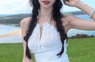 头条女神 - 草木皆隐，筱溪网袜写真图集，快来下载感受她的魅力