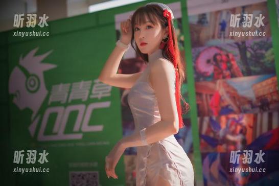 头条女神 - 蔡老师清纯私拍美图，仿佛为每一个细节都赋予了生命与温度