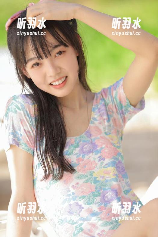 头条女神 - 陈怡曼独家肉丝图包分享，带你领略她闪耀的魅力与令人惊艳的摄影风格