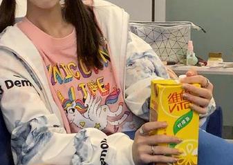 青楼韵事之美，奈汐酱Nice的福利写真为你展现绝妙魅力，快来感受吧！