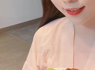 妖少you1的最新写真：牛仔裤穿出惊艳效果，时尚感爆棚！