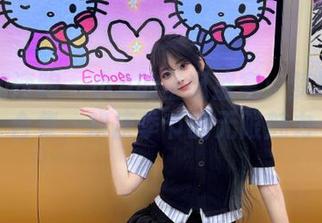 学妹加速跑 - 小A的圣诞盛宴：梦幻套图合集，欢庆季节的无限魅力