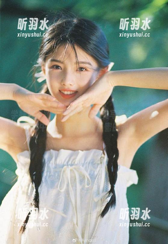 学妹加速跑-思甜 学妹加速跑 - 思甜花嫁唯美写真合集:图册中闪耀着青春与甜蜜的光辉