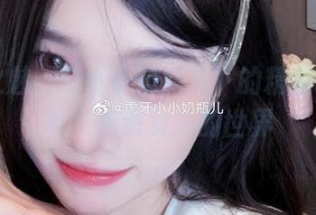 套装之魅：“小小奶瓶儿”的精选cos写真，走进女神的世界