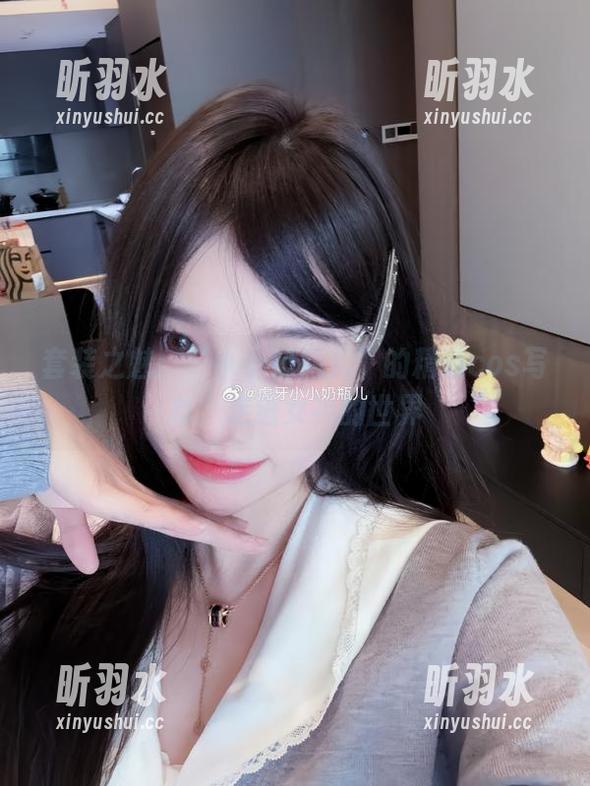 套装之魅：“小小奶瓶儿”的精选cos写真，走进女神的世界