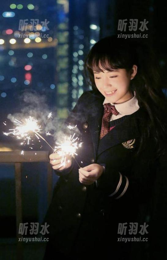 尤果网 - 萌化你的心：K8傲娇萌萌分享奶牛美图，尽显可爱气息
