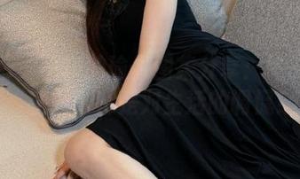 尤果网 - 小琪的瑜伽图集分享：她的每个“扭曲”都是对生活的调侃！