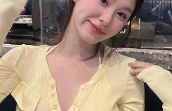 尤果网 - 张栩菲图包更新，向你展示她藏在作品里的秘密翅膀