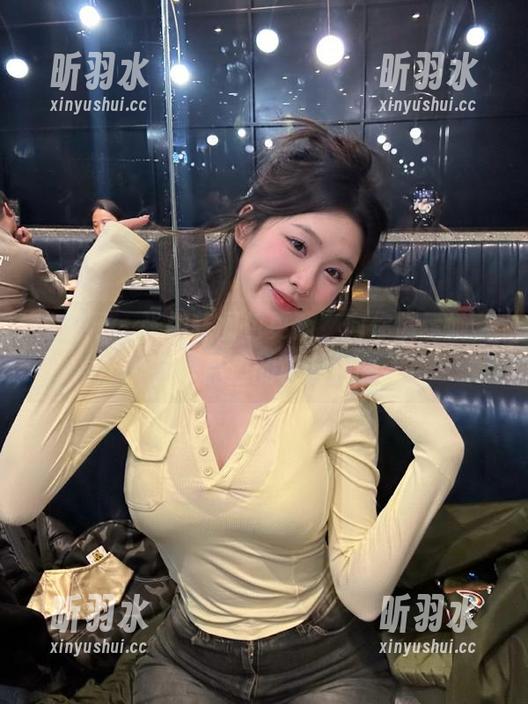 尤果网 - 张栩菲图包更新，向你展示她藏在作品里的秘密翅膀