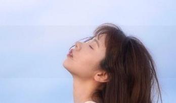 尤果网 - 在禅叽zankii的长腿写真中，壁纸点亮生活的每一刻