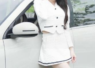 尤蜜荟 - 走进“Egg_尤妮丝Egg妹妹”的世界：原图与图册中的无尽魅力与梦想