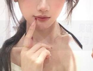 尤蜜荟 - 孙梦瑶V图包更新：见证这位厨娘如何用美食温暖每个灵魂与心灵