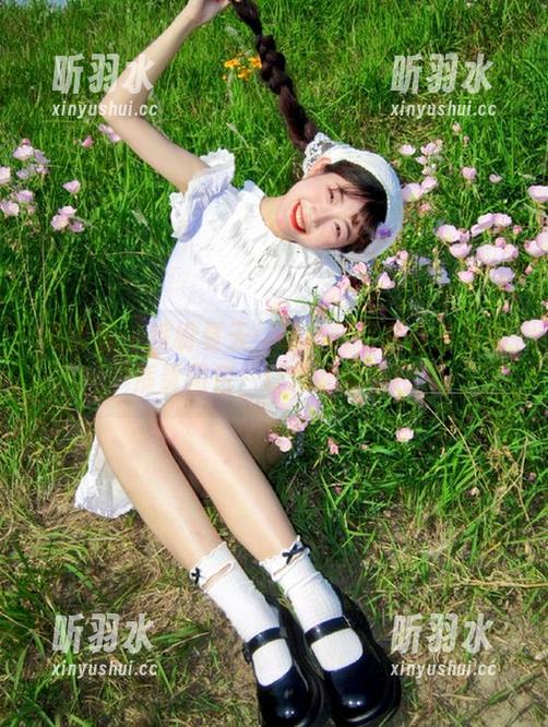 尤蜜荟 - 缤纷夏天：谭小灵写真合集与高质量图包，让你心动不已