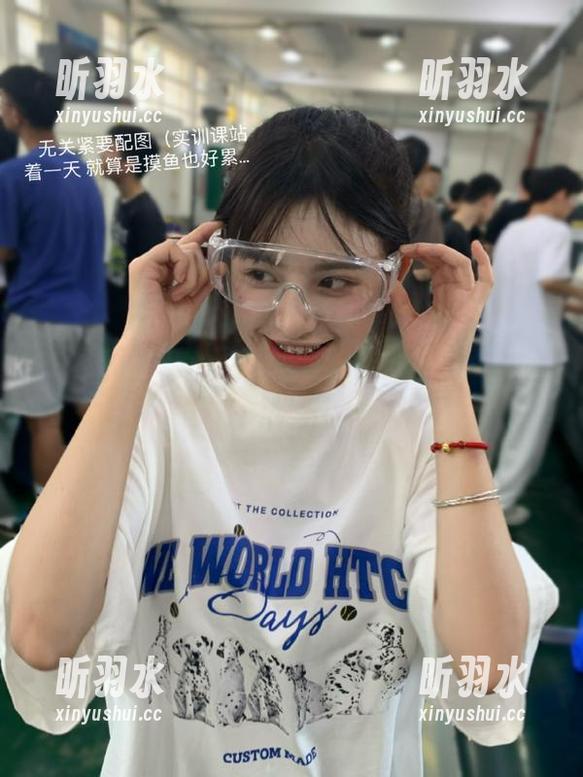 尤蜜荟 - 护士风采尽显：谭小灵最新作品集带你感受红色生命的守护者