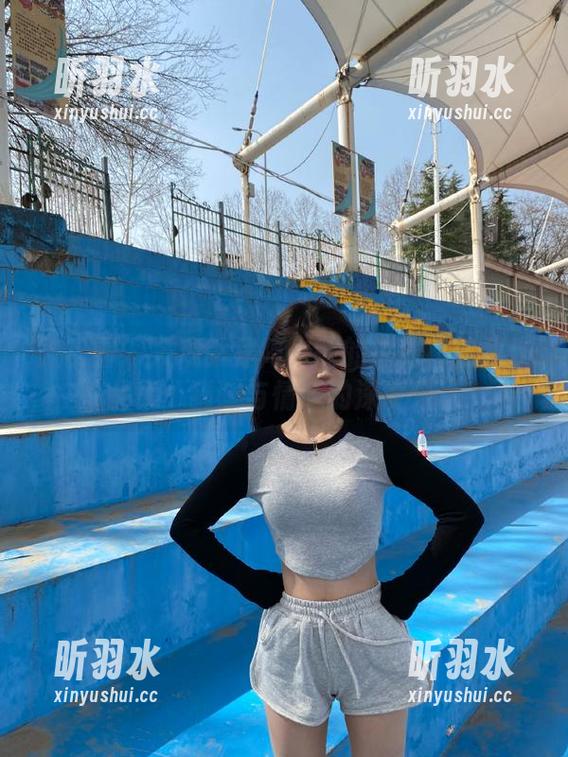 微密圈 - 发现就是阿朱啊的逗猫棒经典作品集：猫咪与情感的深度分享