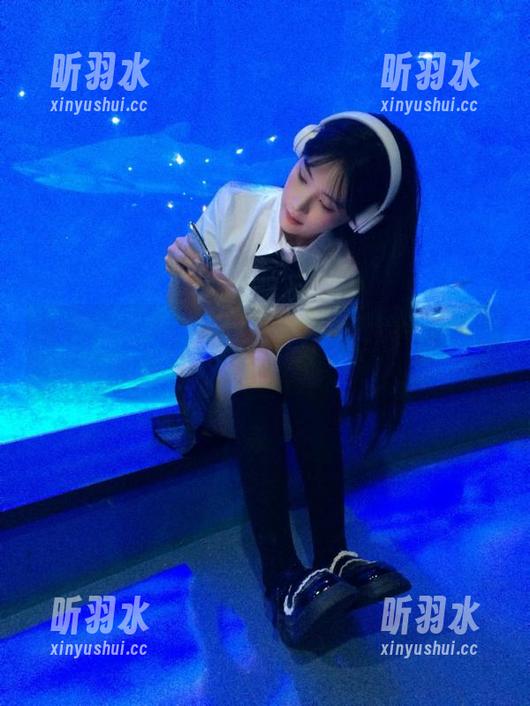 微密圈 - 双马尾写真全集一网打尽：张思允的迷人风格等你来欣赏！