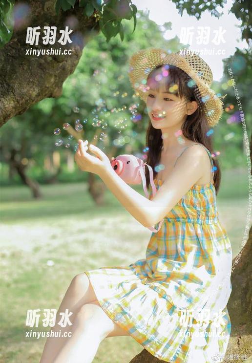 影私荟 - 在“Yoga啵娜姐姐”的私房写真中，体验不一样的视角与情感表达