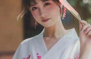 冬季奇幻旅程：“念雪ww”用棉袜写真作品集唤醒温暖记忆