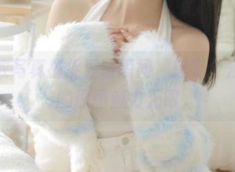 用毛衣写真捕捉温暖瞬间，想要个公主抱的原图魅力无限