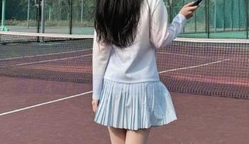 穿越蓝天的空姐：展示“抱走莫子”令人赞叹的写真作品与美丽图片
