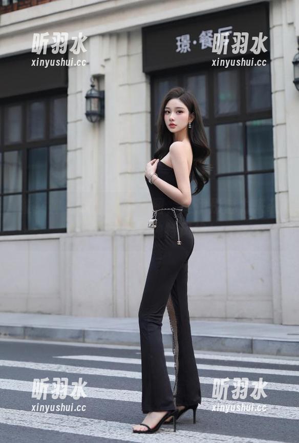 推女神 - 高清女仆套图，赵伊彤魅力来袭，探索她的独特风格！