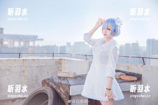 在日奈娇女王的COS中领略独特魅力，绝美照片让你感受真实的角色！