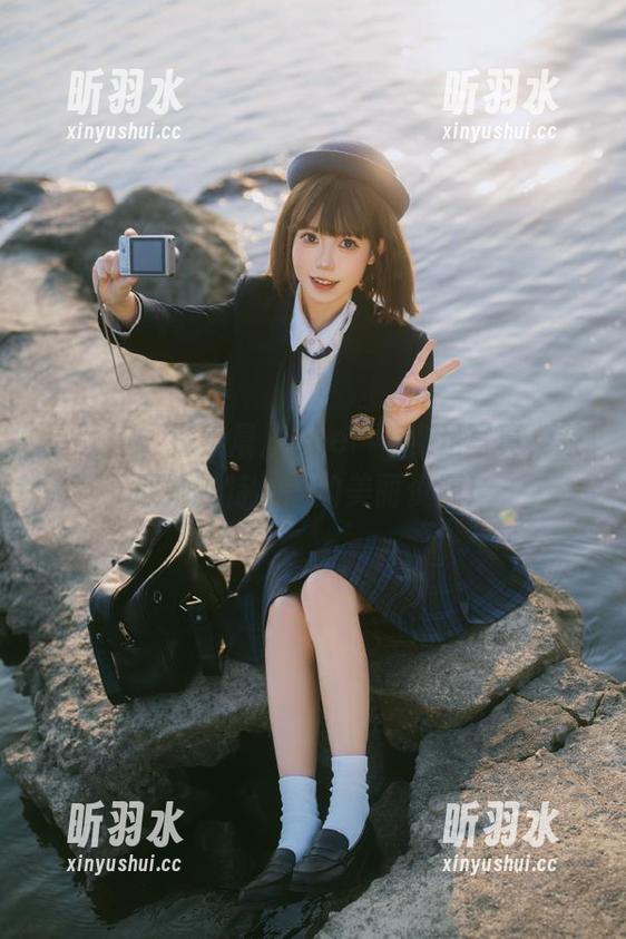 星颜社 - 探索晨晨Cherry裸足写真，获取她独特风格的美丽资源！