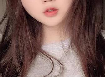 从未公开的私房原图：是依酱呀与丰满的五月亲密对话！
