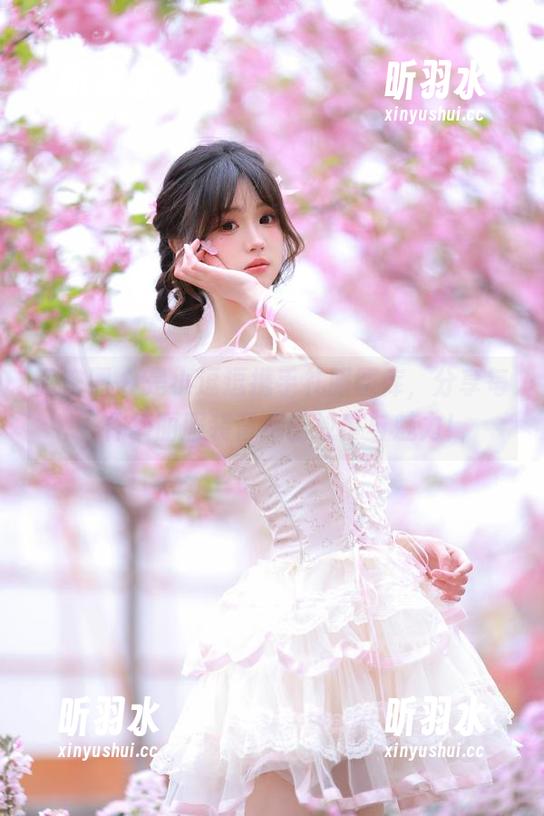 微密圈 - 是小逗逗携手礼服图库，分享每一件华丽服装背后的故事与魅力！