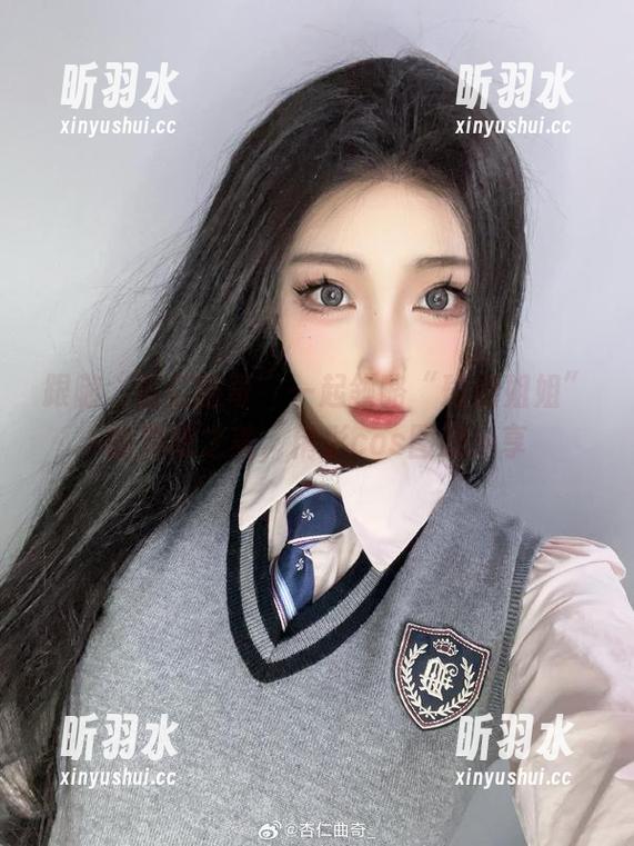 跟随“杏仁曲奇”一起领略“瑜伽姐姐”的灵动之美，精彩cos图册分享