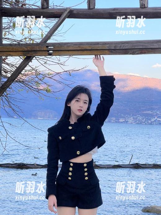 微密圈 - 果儿Victoria的高清白色作品集，倾情打造视觉新体验，让你在纯洁的色彩中感受到深邃的情感！