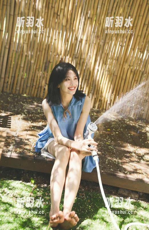 体验果团网蔷薇女神写真合集，绝对免费的视觉盛宴不可错过