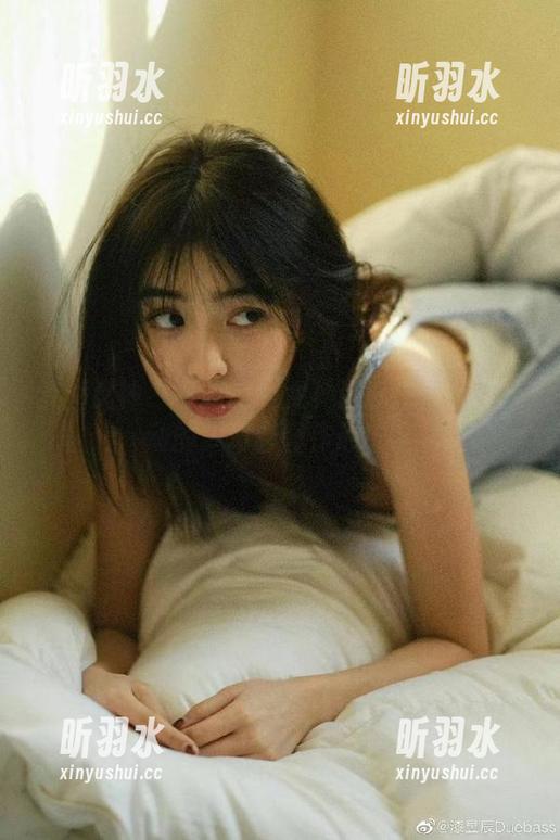梦丝女神 - 灵唯电喵女神浴缸图：让你心动的梦幻套图作品展示