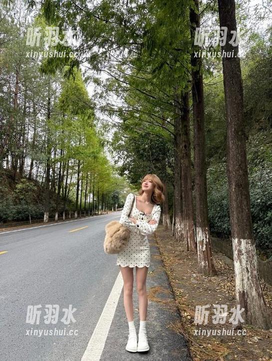 森萝财团 - 听说小七的内衣原图壁纸能提升心情，这个你绝对不想错过！