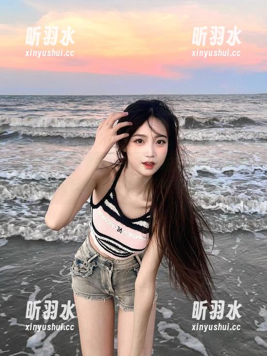 模范学院 - 唐琪儿il黑丝高清写真，看看她如何玩转黑色魅力，简直是眼福！