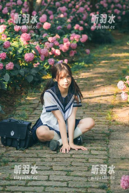 模范学院 - 探索唐琪儿il无圣光纯白写真合集，宛如清晨晨曦的纯净之美