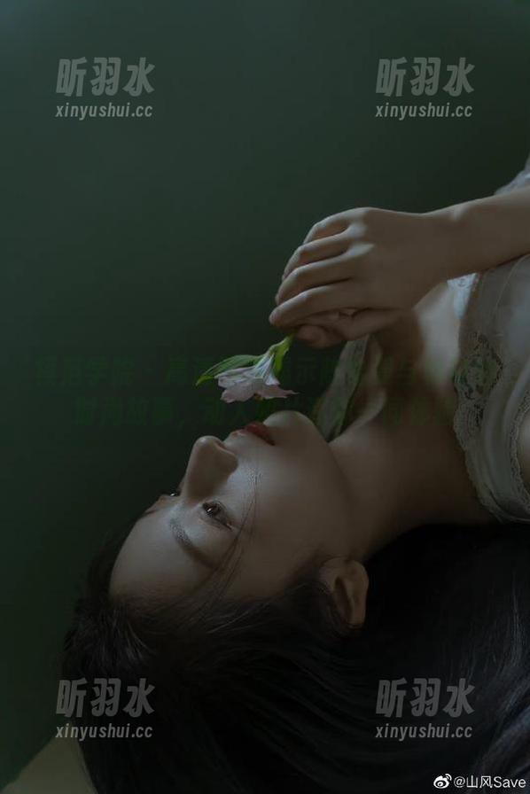 模范学院 - 高清写真揭示陈怡曼与棉袜的时尚故事，动人照片邀你一同体验