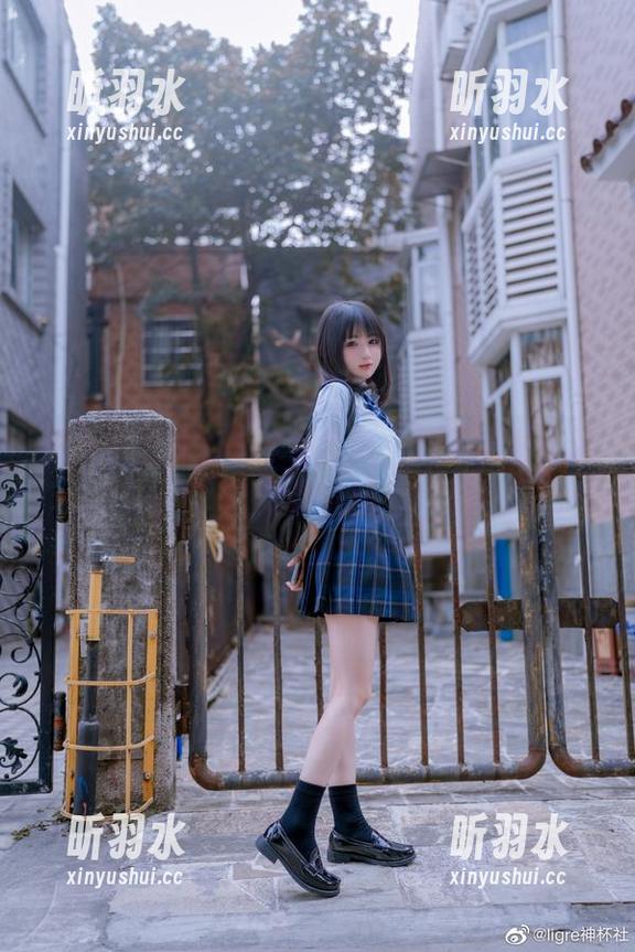 樱井宁宁私拍温泉绅士版，尽显妩媚与温柔的美图