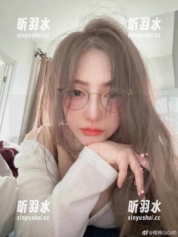 樱晚gigi女友系列—每个上班前的瞬间都值得珍藏，唯美写真与温柔照片的完美结合