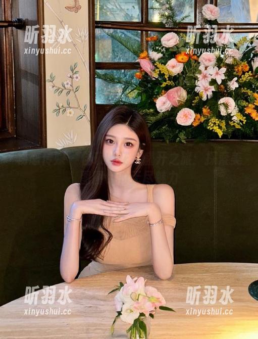 物恋传媒 - 佳琪的花朵盛开之旅：探索美图图包的无尽魅力