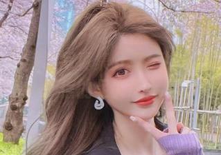 王羽杉的美足写真集分享：绽放优雅与自信的足尖故事