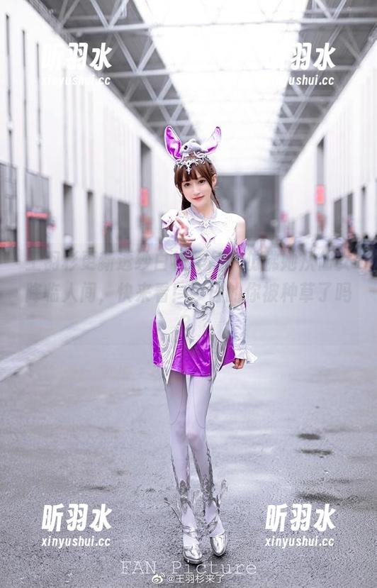 王羽杉 王羽杉更新透纱白裙作品,仿佛她从仙女降临人间,快来看!今日的你被种草了吗?
