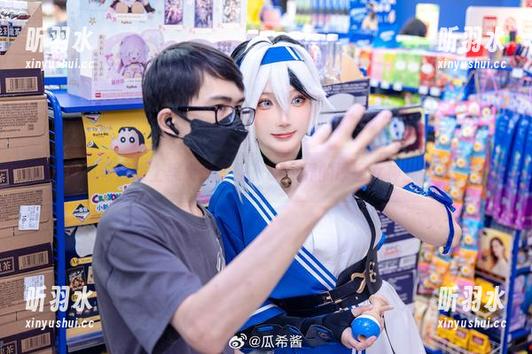 当瓜希酱遇上黑贞德校服，cos界的原图女神就是你！