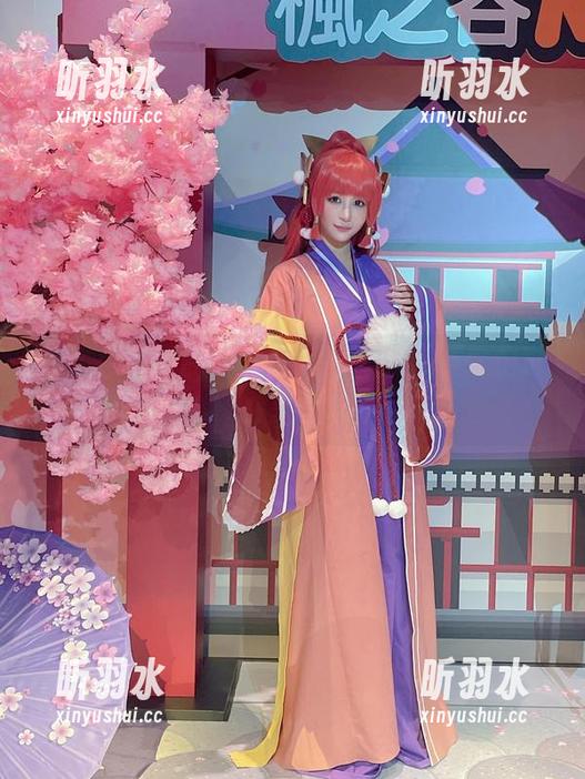 来自白神泱的裤里丝套图合集，带你走进别样的美丽世界！