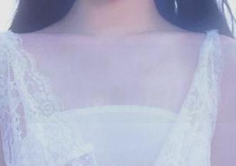 美图大放送，白莉爱吃巧克力黑丝COS秀出时尚新高度！