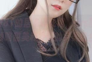 探秘白银81的居家碎花裙，cos图集带你领略甜美和舒适的完美结合