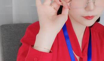 白银81和服写真作品下载：发现她的独特艺术魅力！