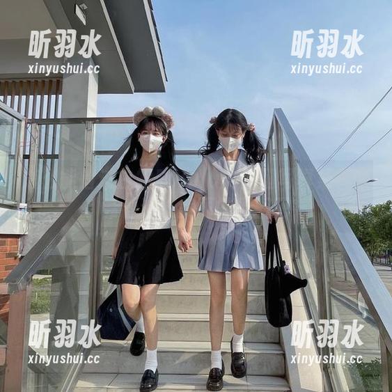 怎么能错过白露Bululu的长腿写真集？来看看这些美丽的原图吧