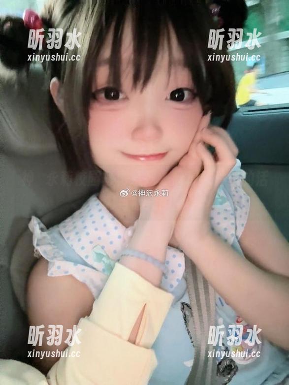 神沢永莉校园写真系列，展现照片里的活力与甜美瞬间